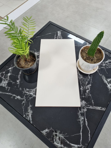 کاشی پردیس آباده مدل سفید ساده